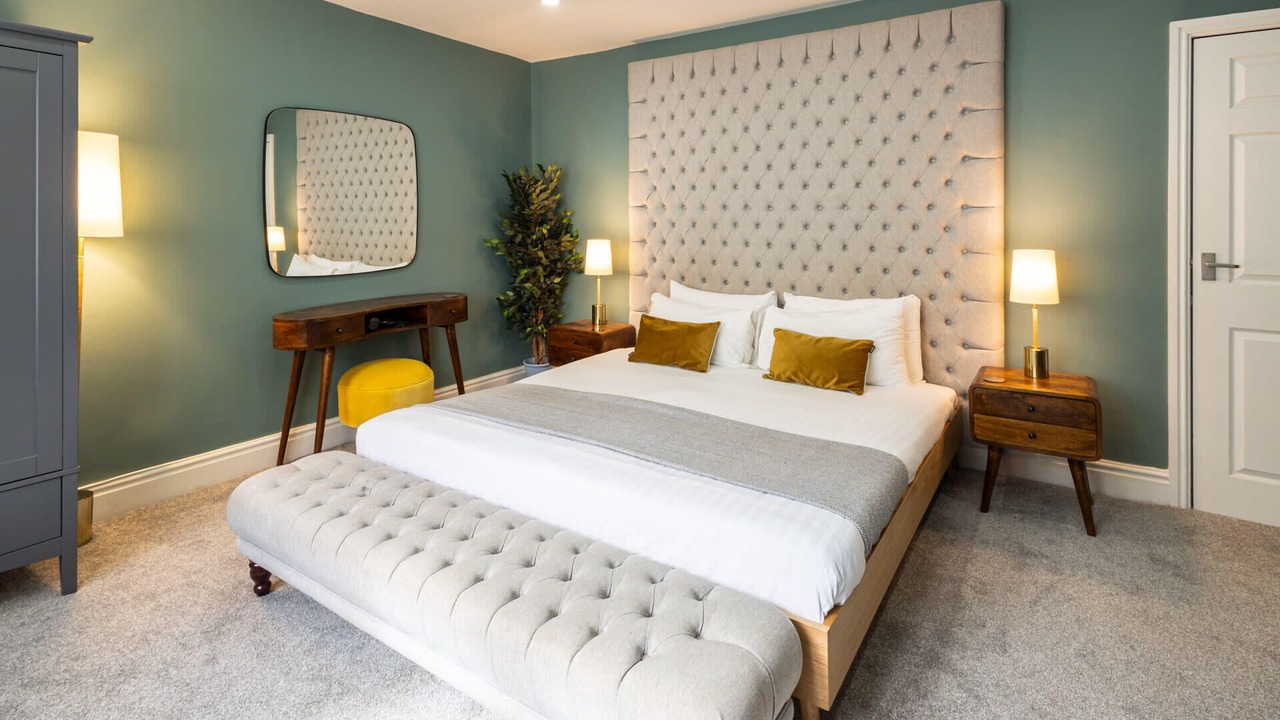 Photo of Others in Hope Street