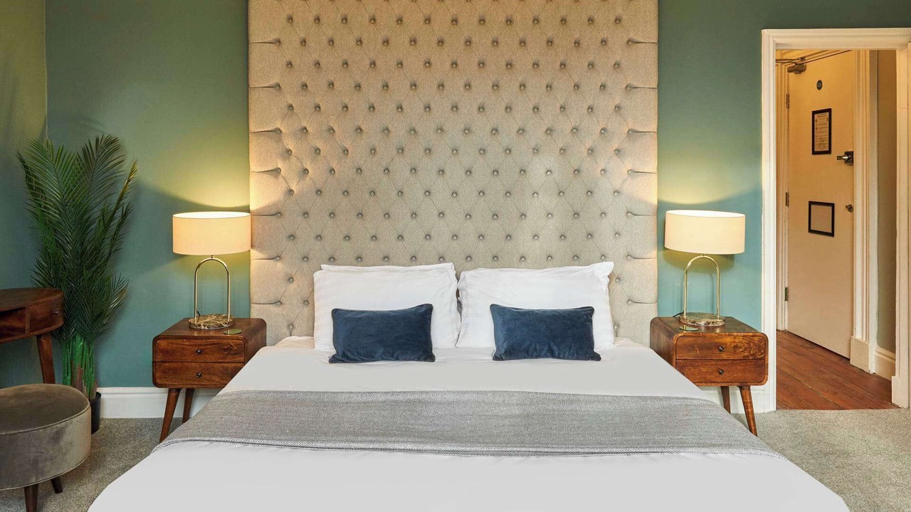 Photo of Others in Hope Street