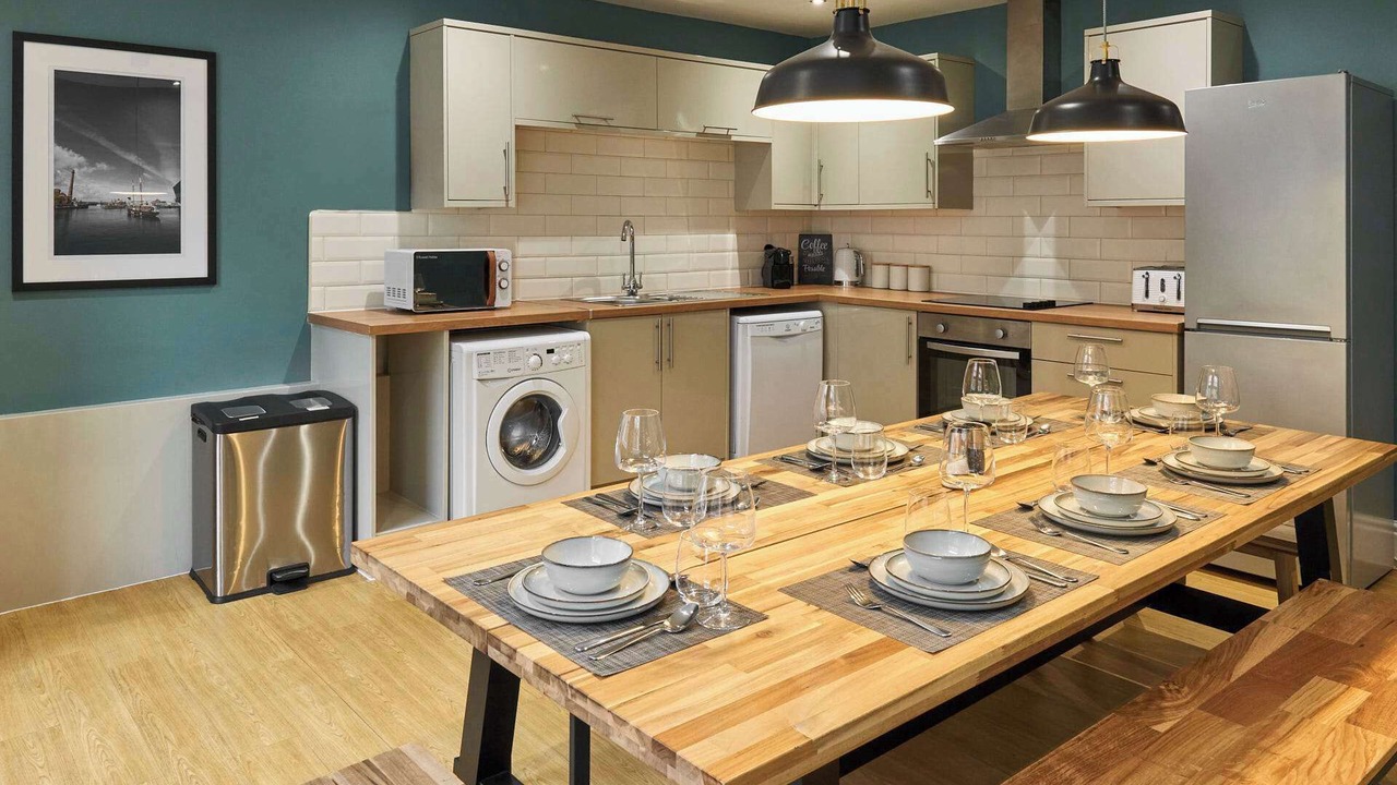 Photo of Others in Hope Street