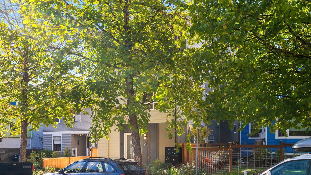 Photo of Outdoor in Minor