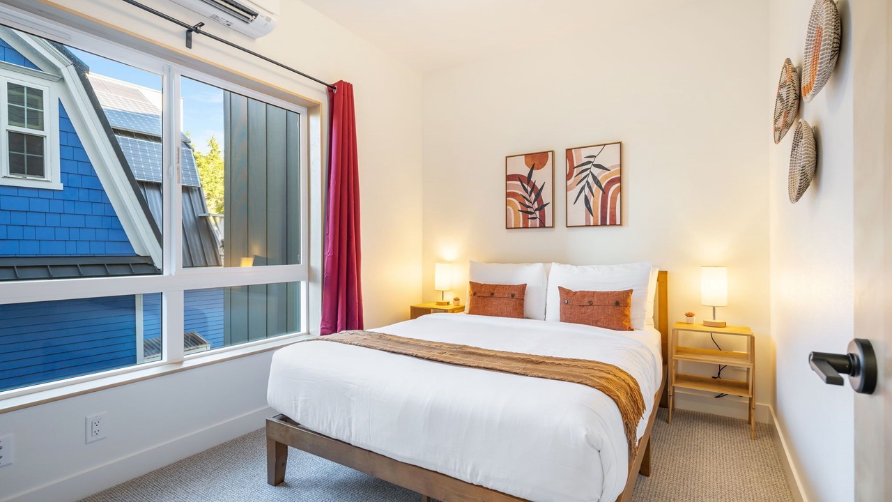 Photo of Bedroom in Minor