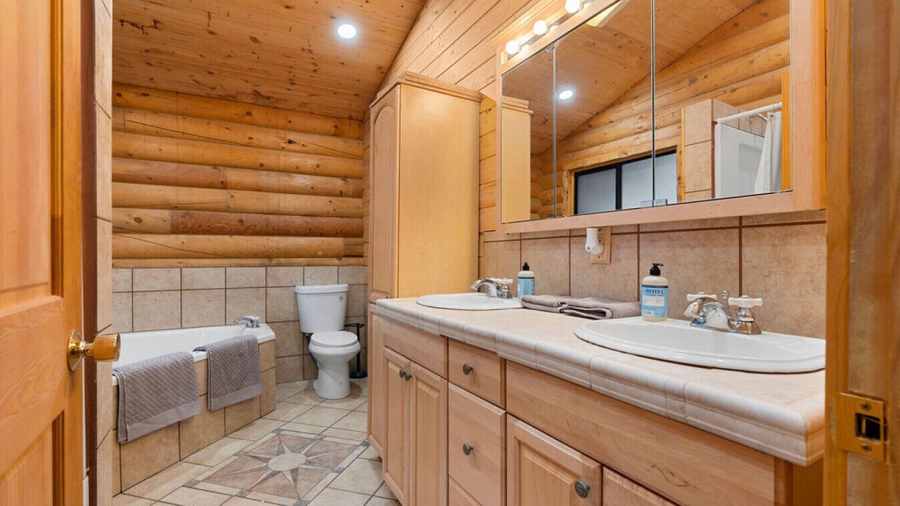 Photo of Bathroom in Hanna