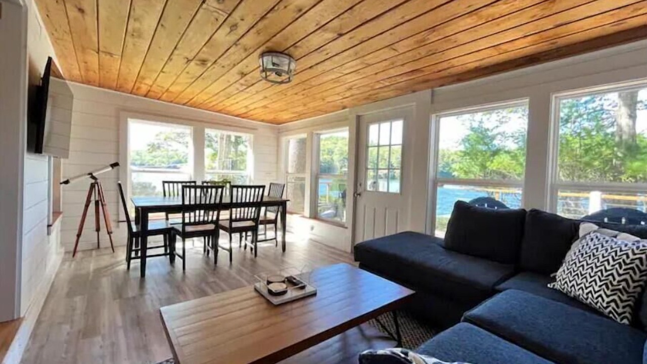 Photo of Livingroom in Weare