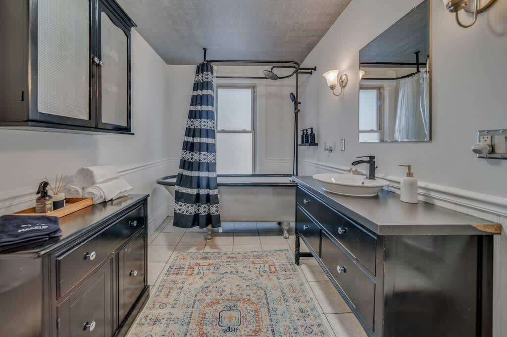 Photo of Bathroom in Downtown Minneapolis