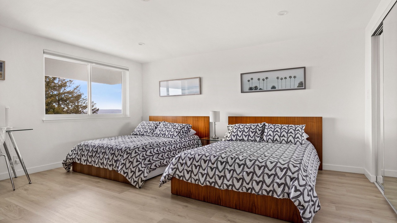 Photo of Others in Saratoga