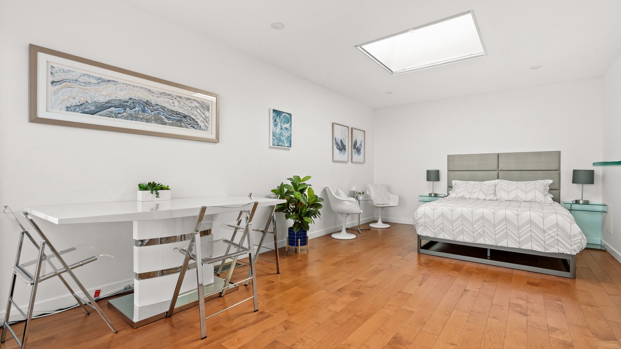 Photo of Others in Saratoga