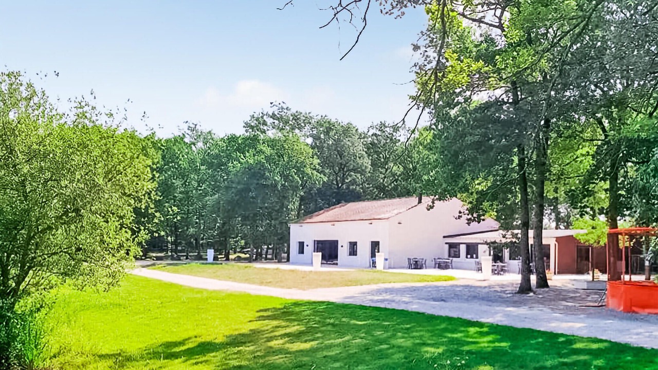 Photo of Others in Chef-Boutonne