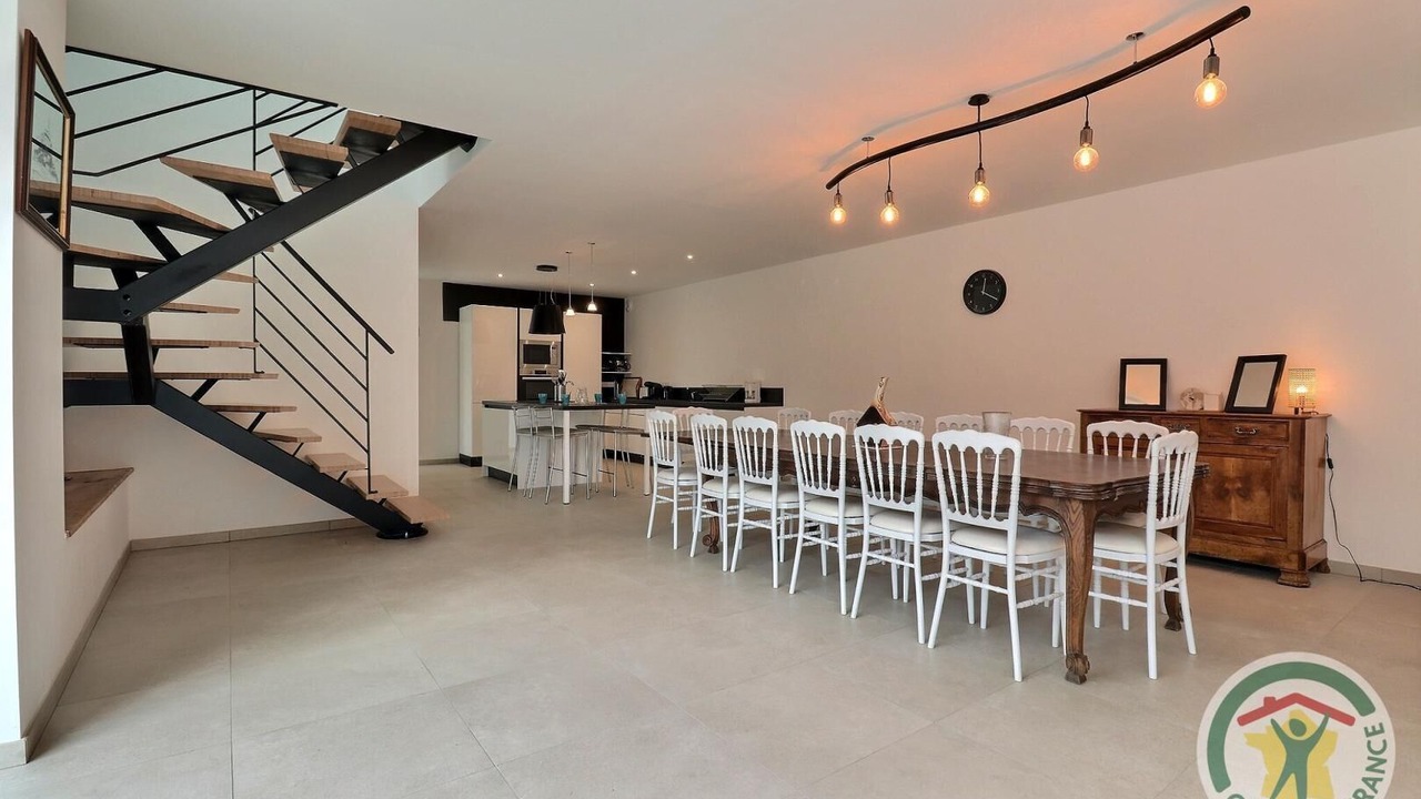 Photo of Others in Parce