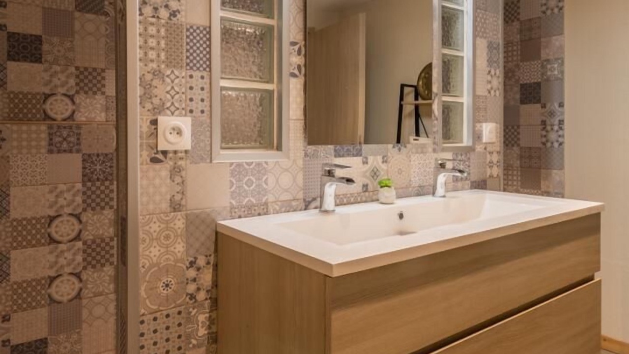 Photo of Bathroom in Saint-Pierre-de-Genebroz