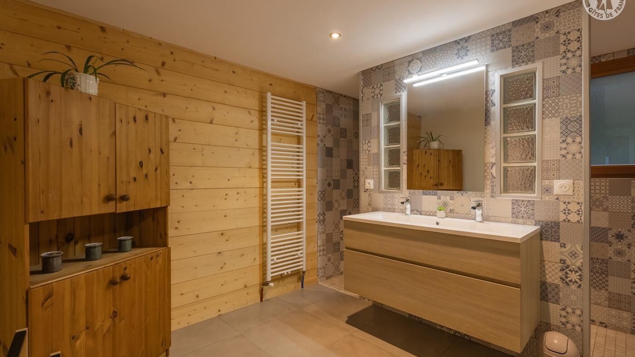 Photo of Bathroom in Saint-Pierre-de-Genebroz