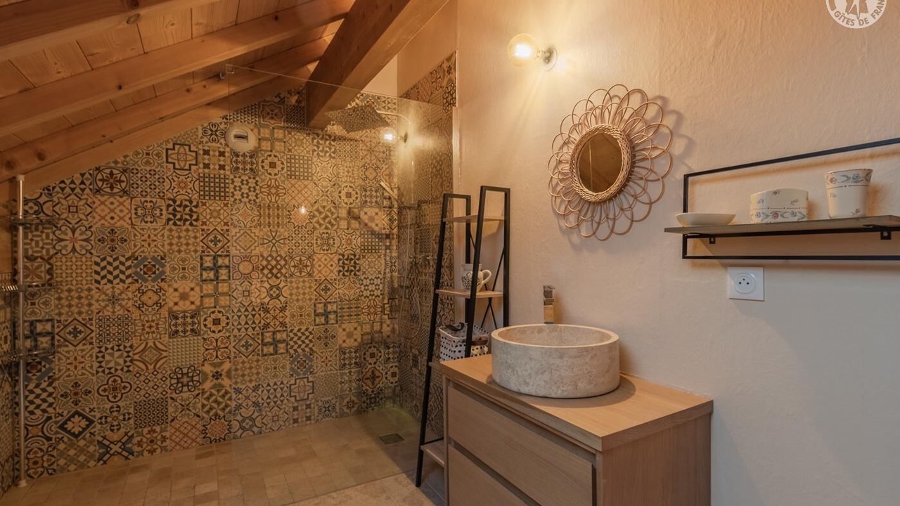 Photo of Bathroom in Saint-Pierre-de-Genebroz