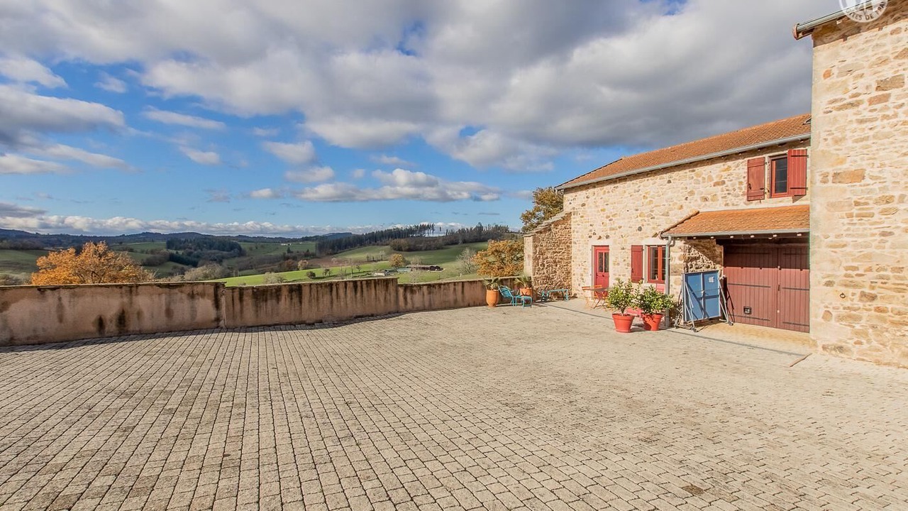 Photo of Patio Balcony in Trambly