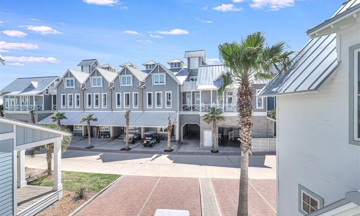 Photo of Patio Balcony in Cinnamon Shore