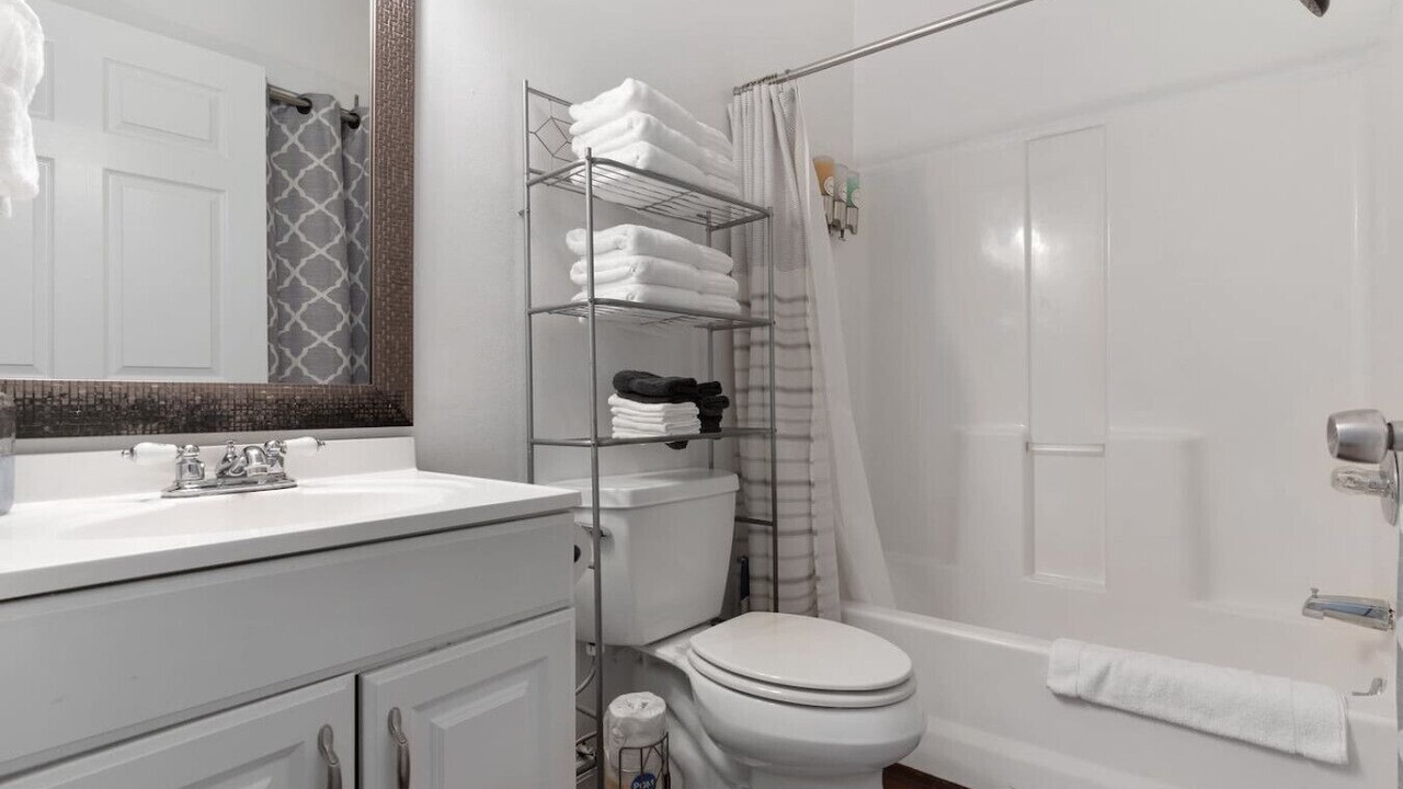 Photo of Bathroom in Tulane - Gravier