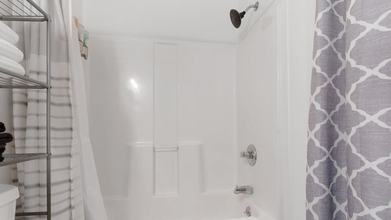Photo of Bathroom in Tulane - Gravier