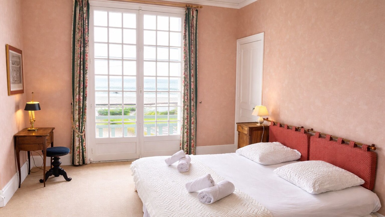 Photo of Bedroom in Trouville-sur-Mer