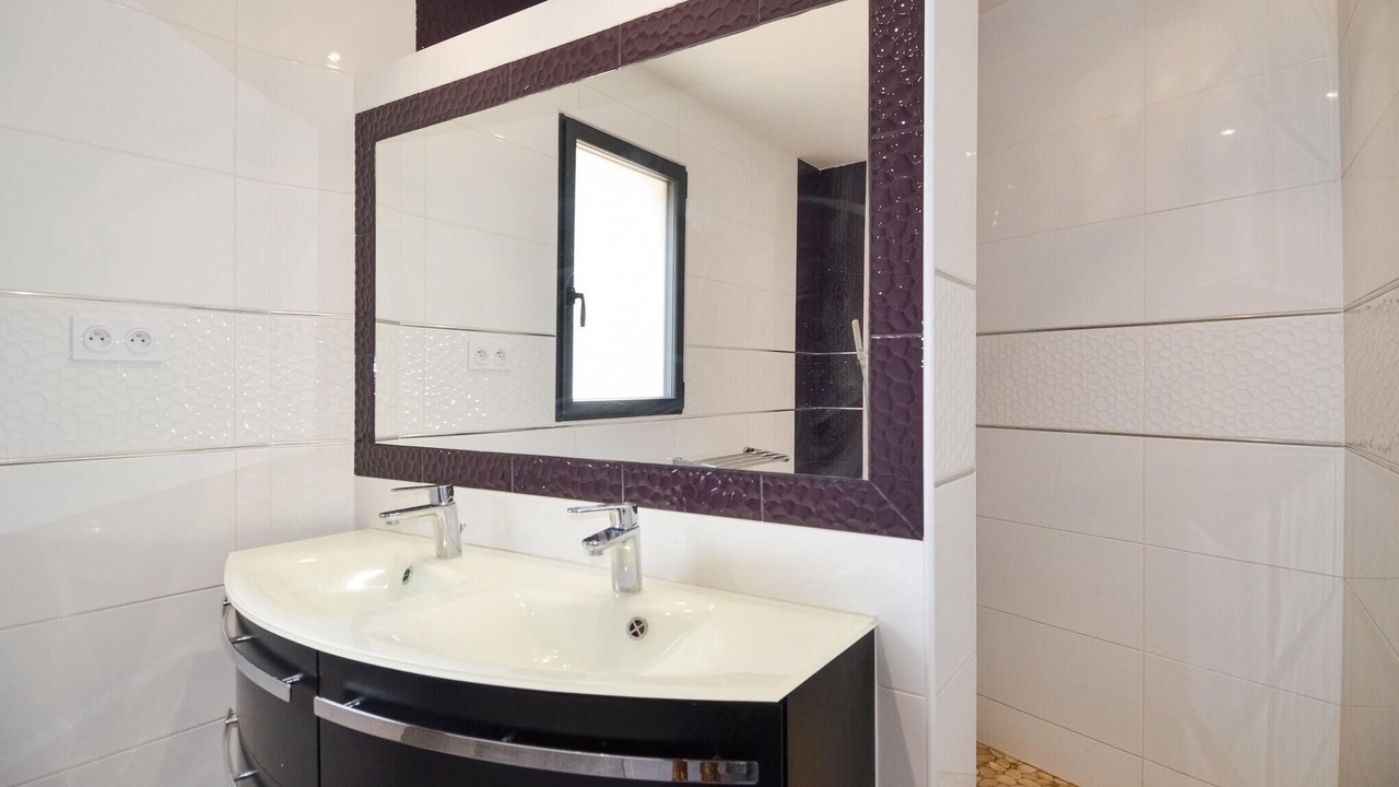 Photo of Bathroom in Saint-Nazaire