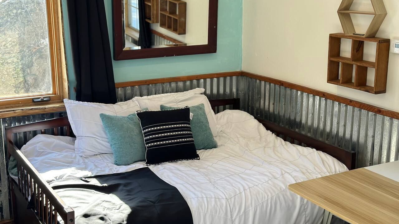 Photo of Bedroom in Drake