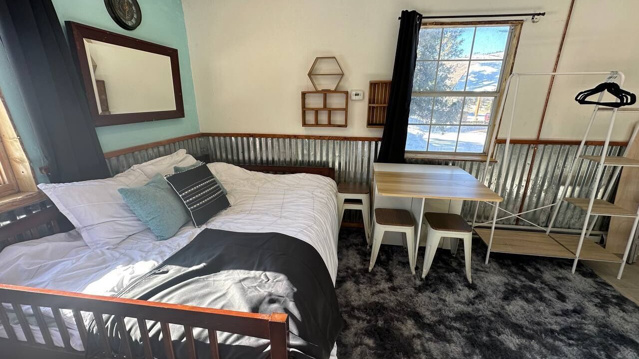 Photo of Bedroom in Drake