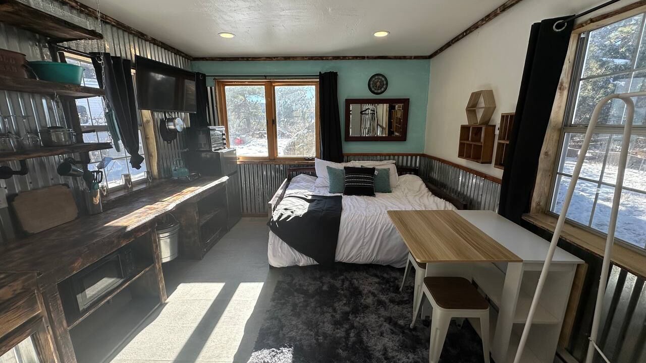 Photo of Bedroom in Drake