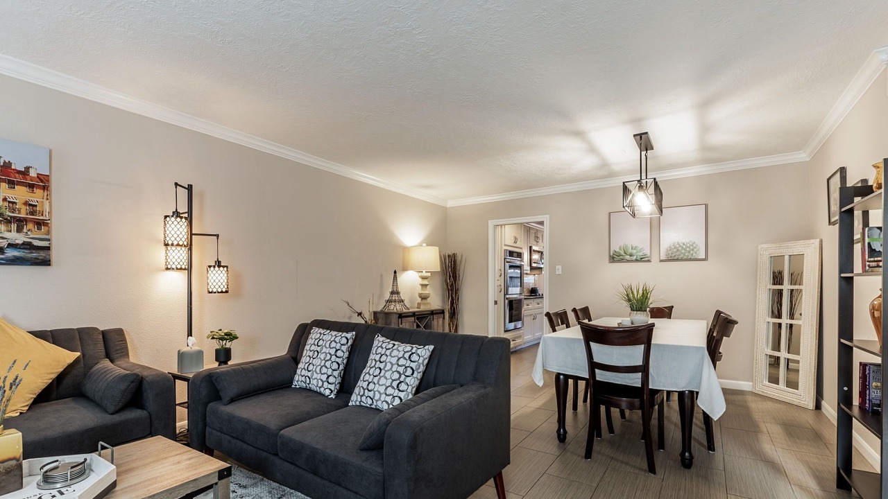 Photo of Livingroom in Memorial