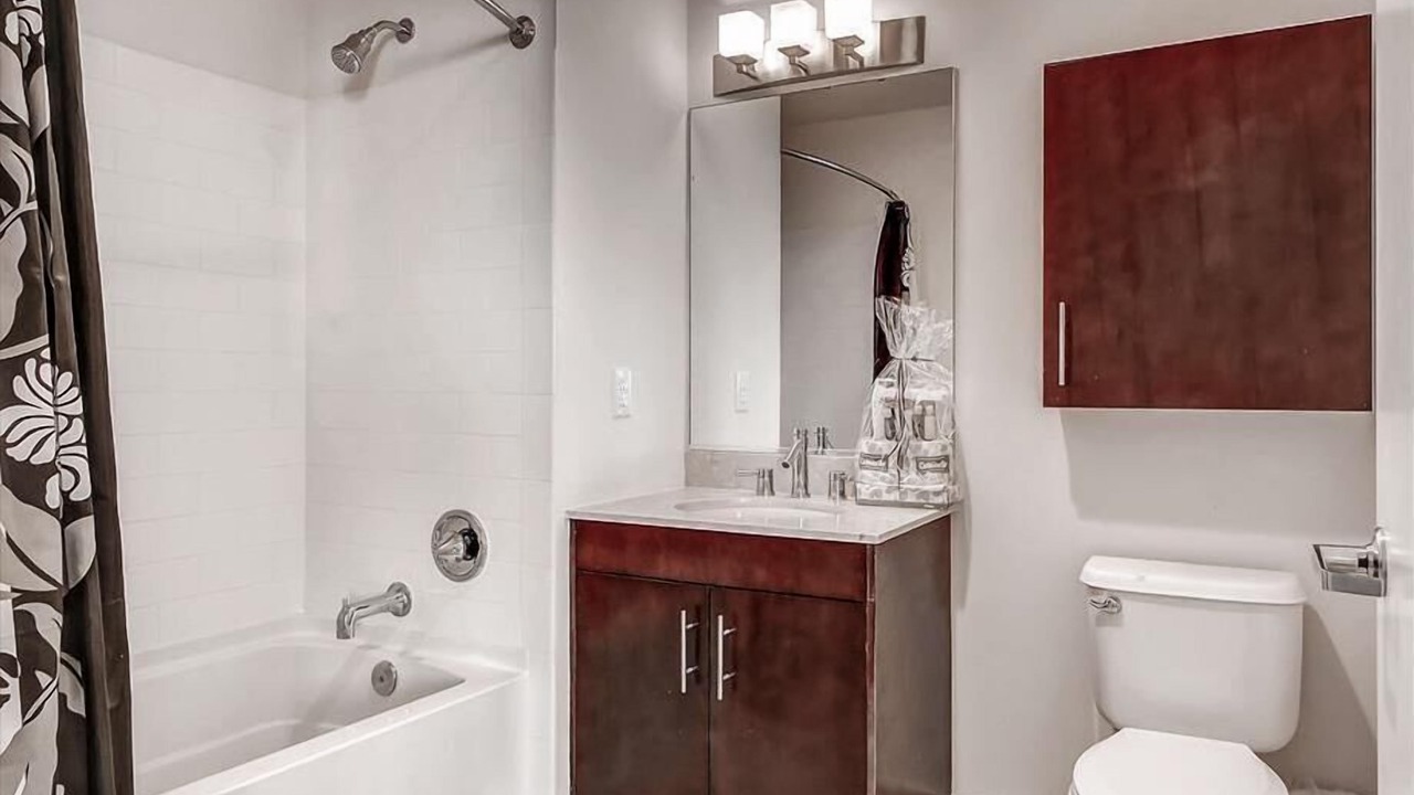 Photo of Bathroom in Hudson Exchange