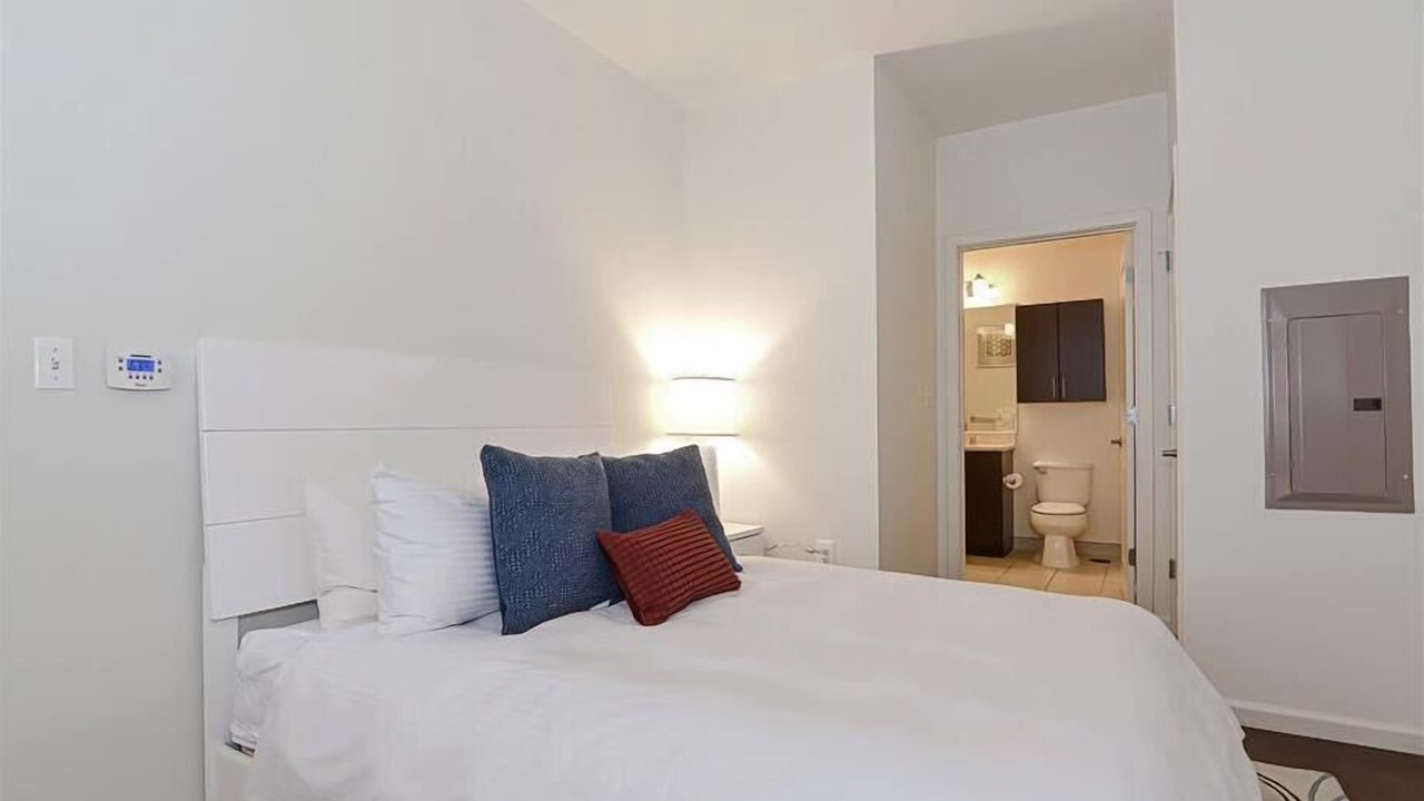 Photo of Others in Central-Maverick Square - Paris Street