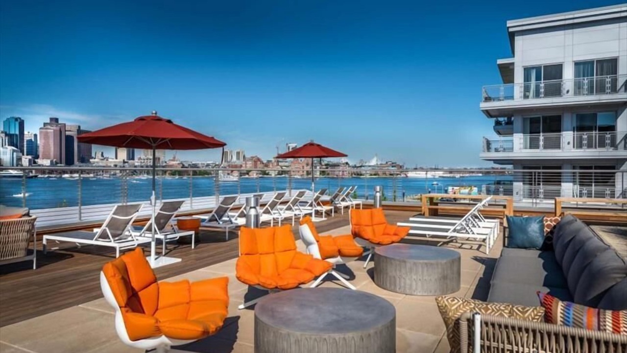 Photo of Others in Central-Maverick Square - Paris Street