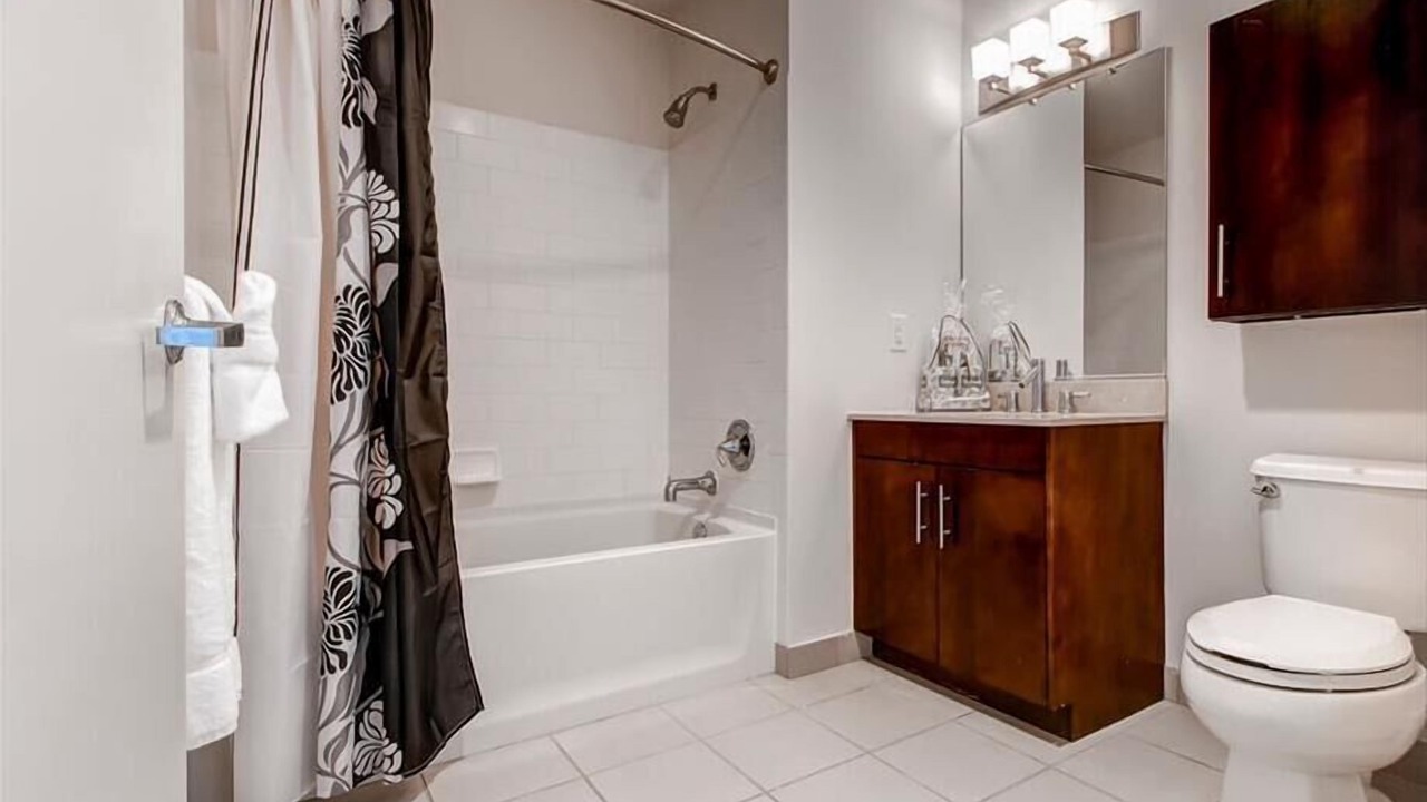 Photo of Bathroom in Hudson Exchange