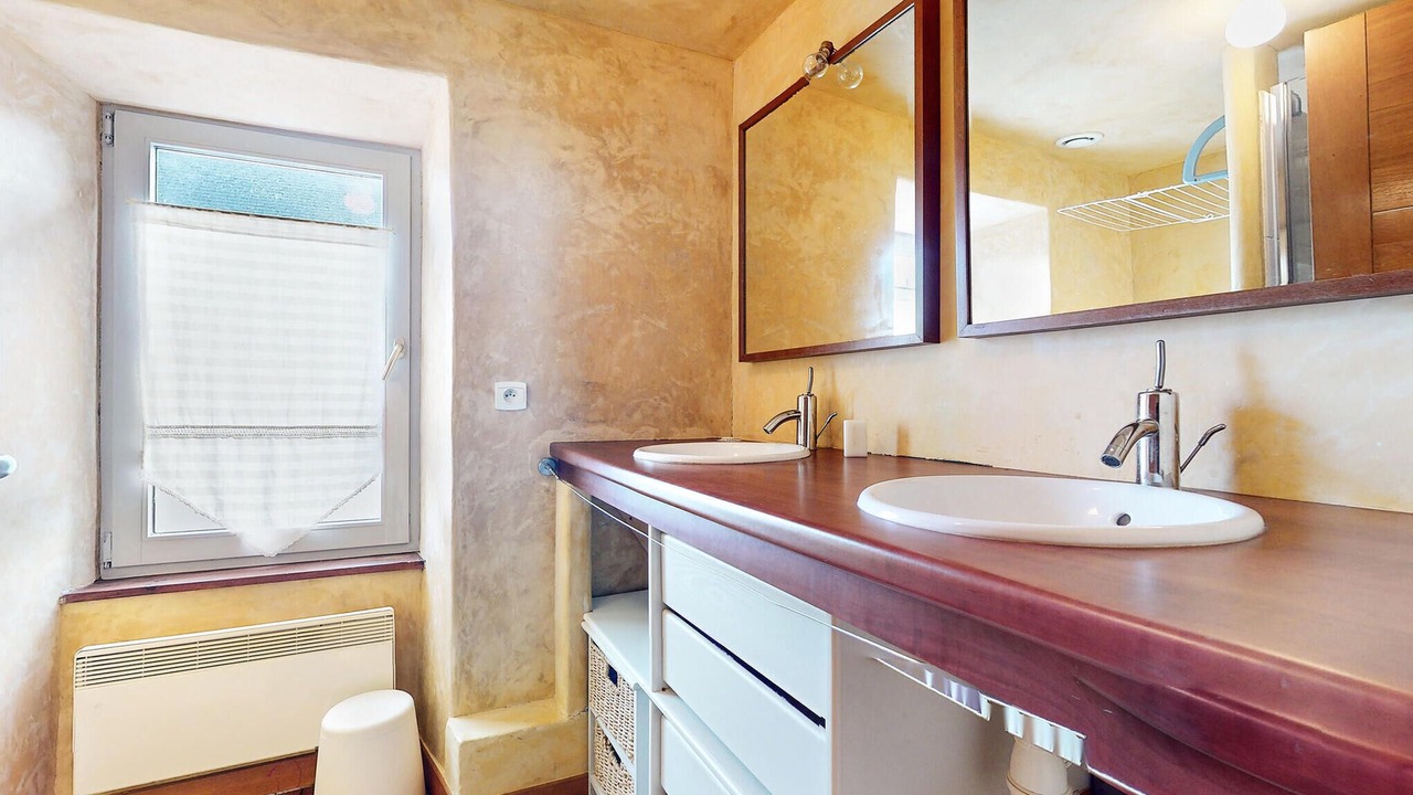 Photo of Bathroom in Loguivy