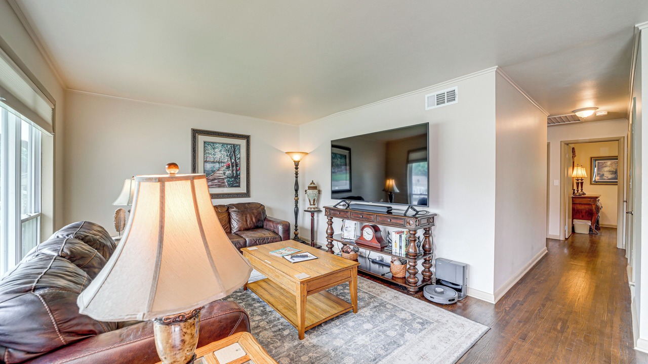 Photo of Livingroom in Sand Springs