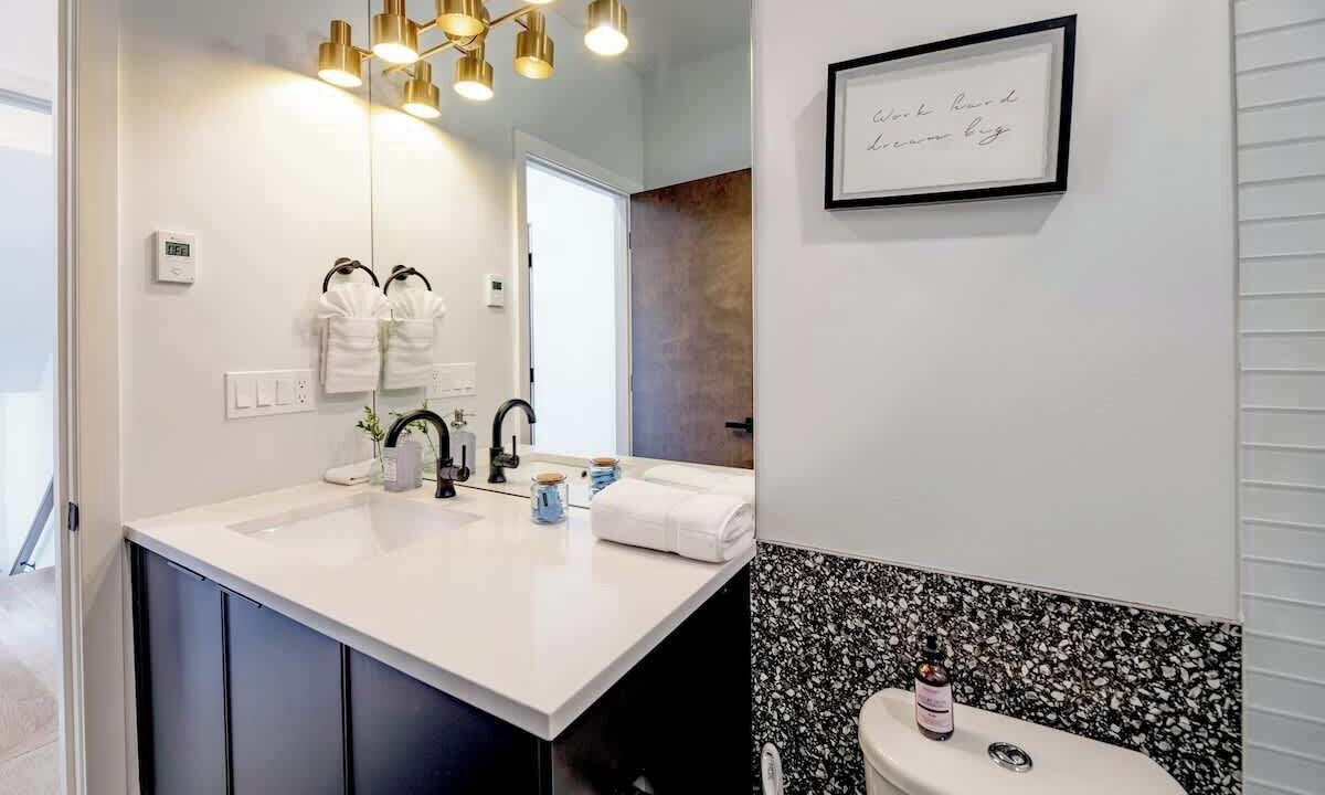 Photo of Bathroom in Minor
