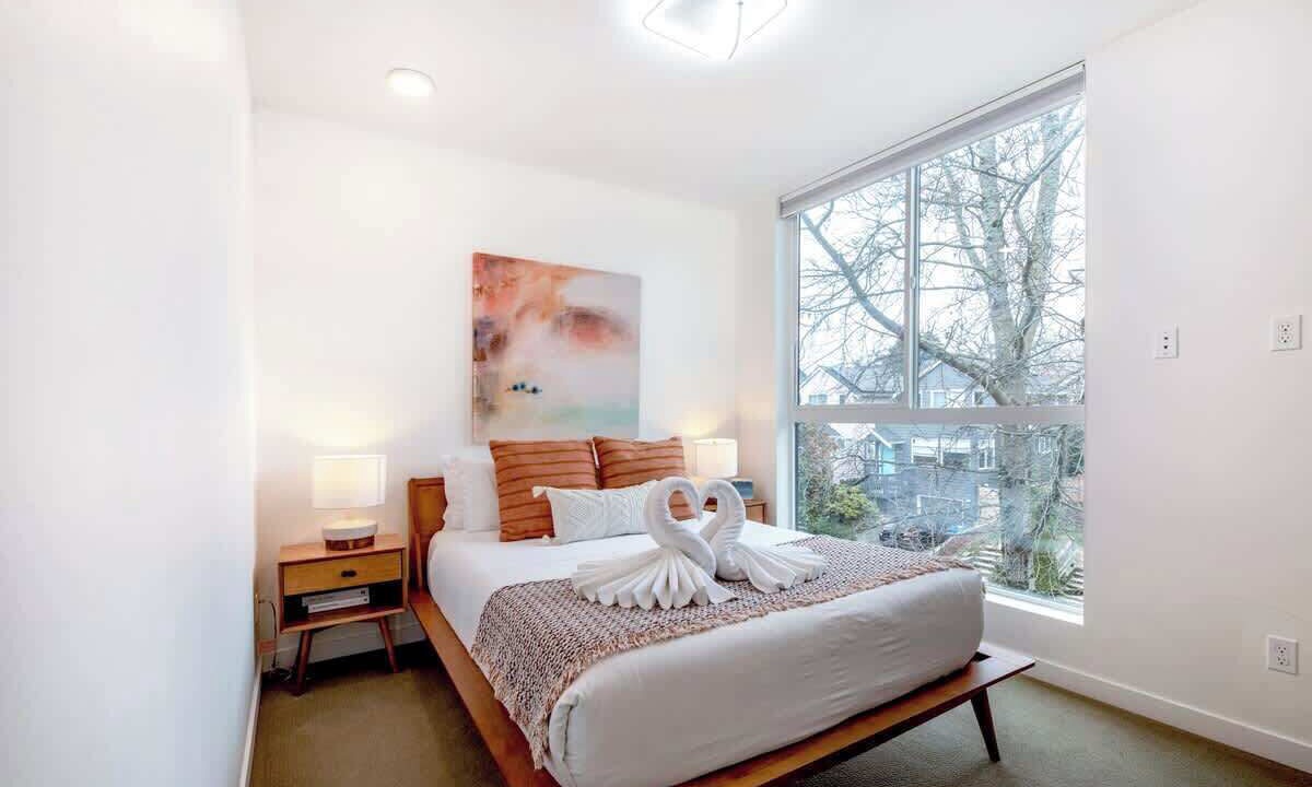 Photo of Bedroom in Minor