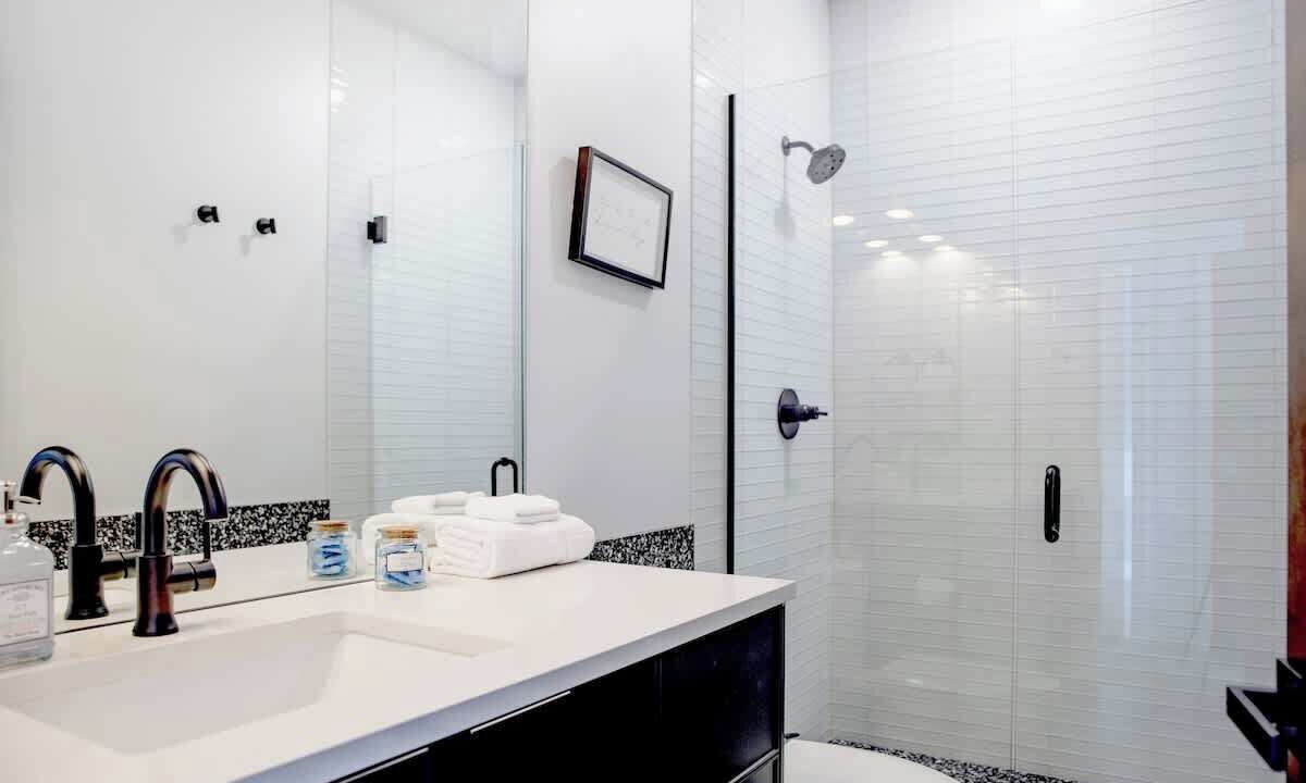 Photo of Bathroom in Minor