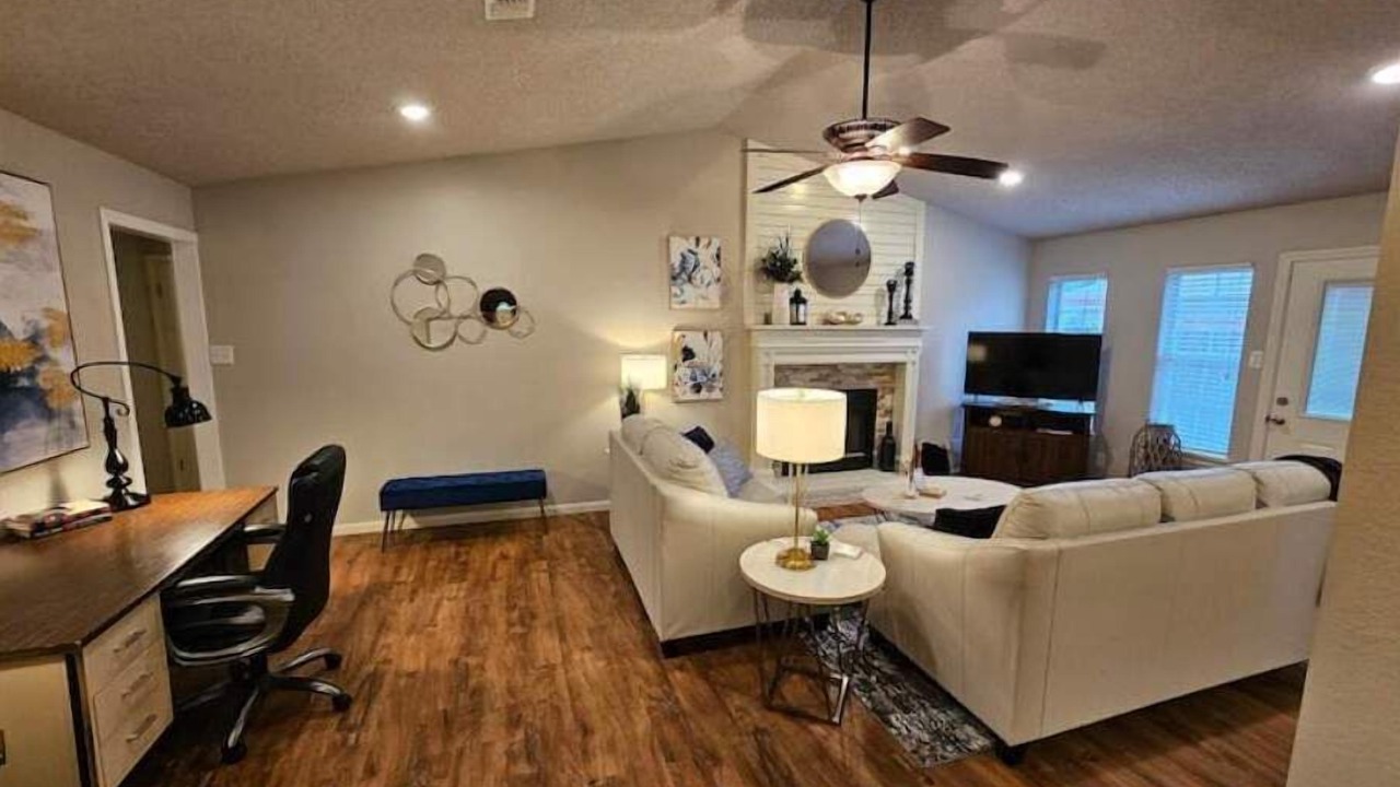 Photo of Livingroom in Wake Village