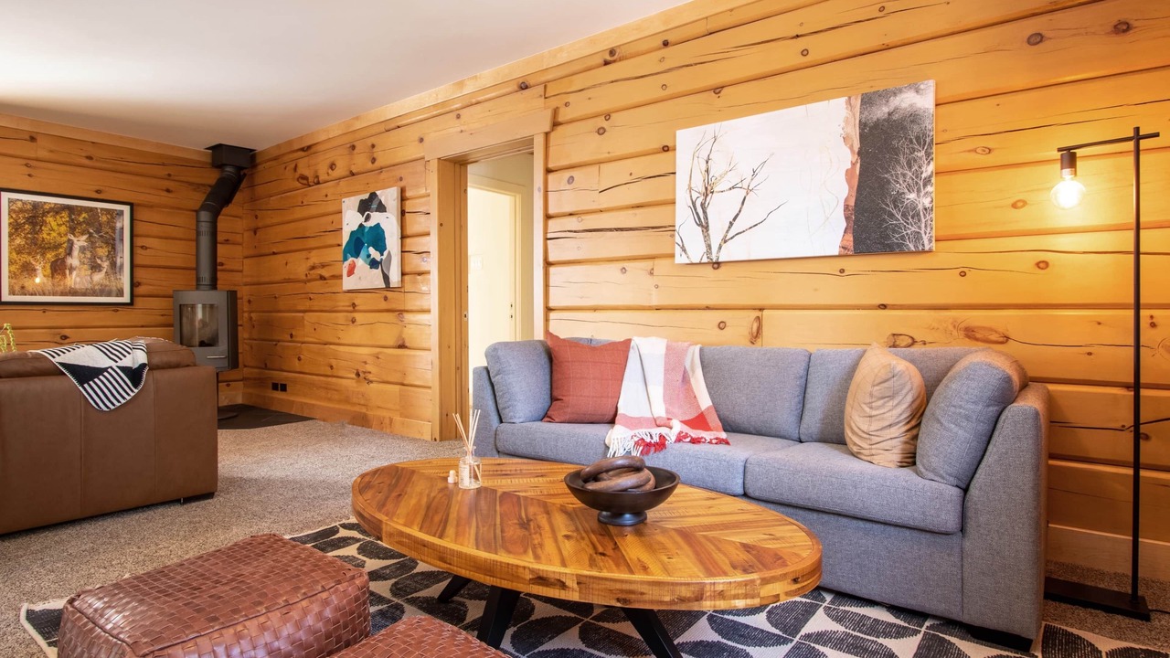 Photo of Bedroom in Bragg Creek