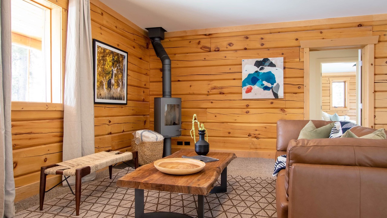 Photo of Livingroom in Bragg Creek