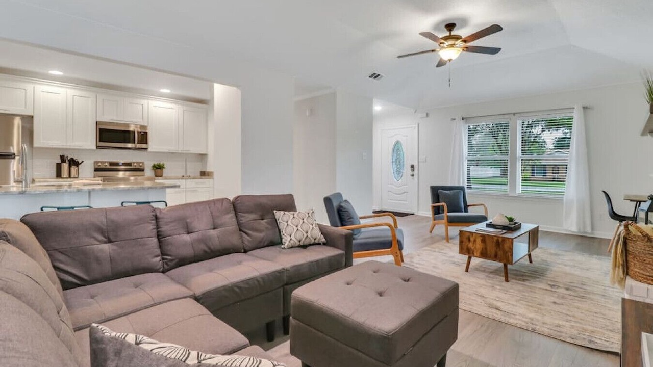 Photo of Livingroom in Pooler