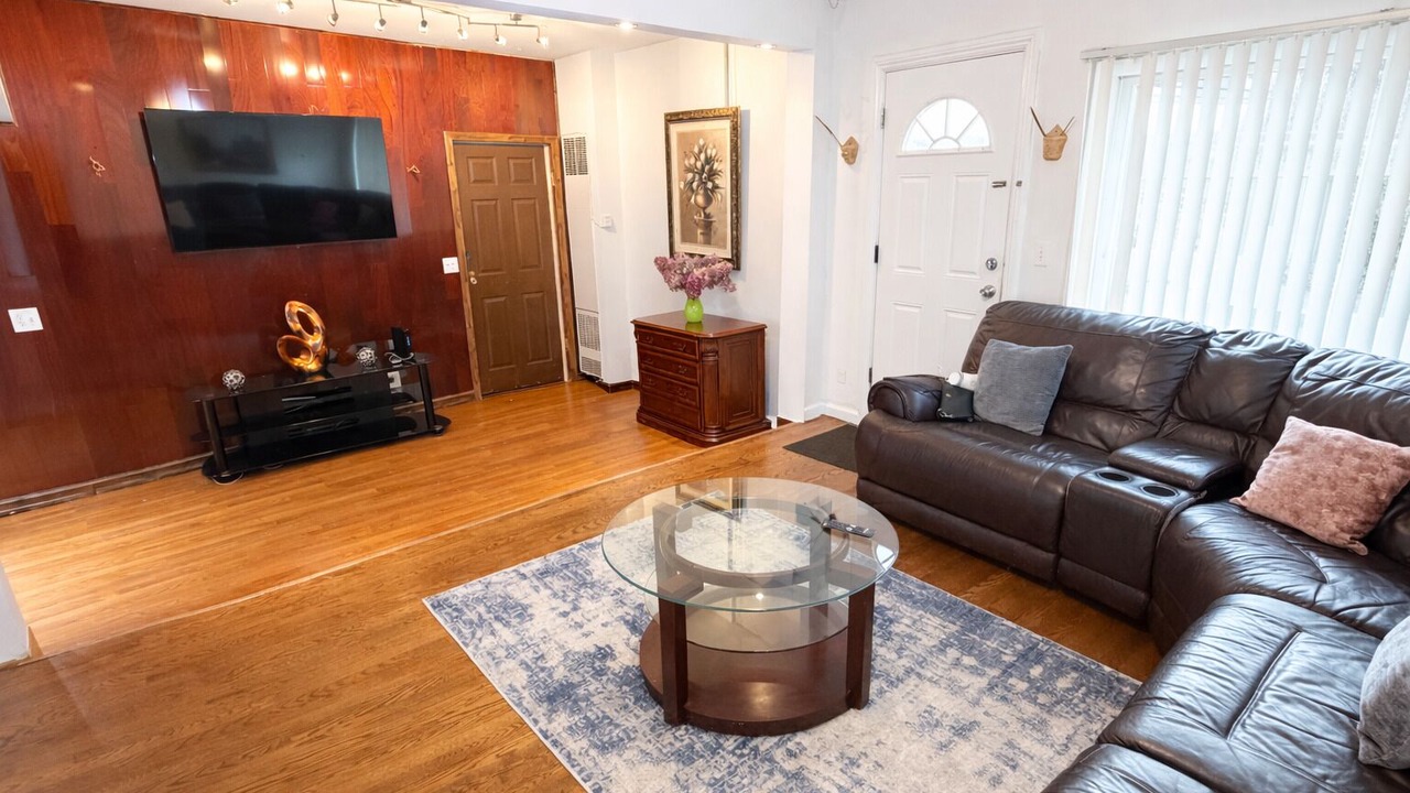 Photo of Livingroom in Northbrook