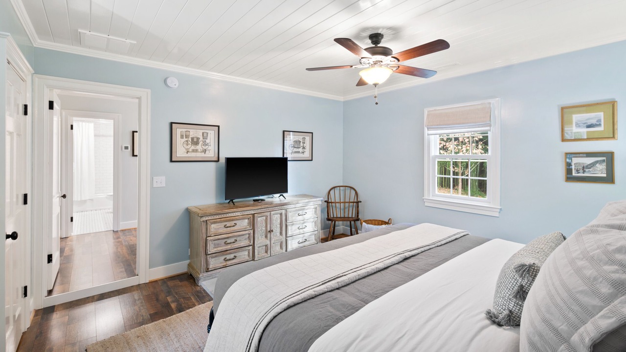Photo of Bedroom in Batesville