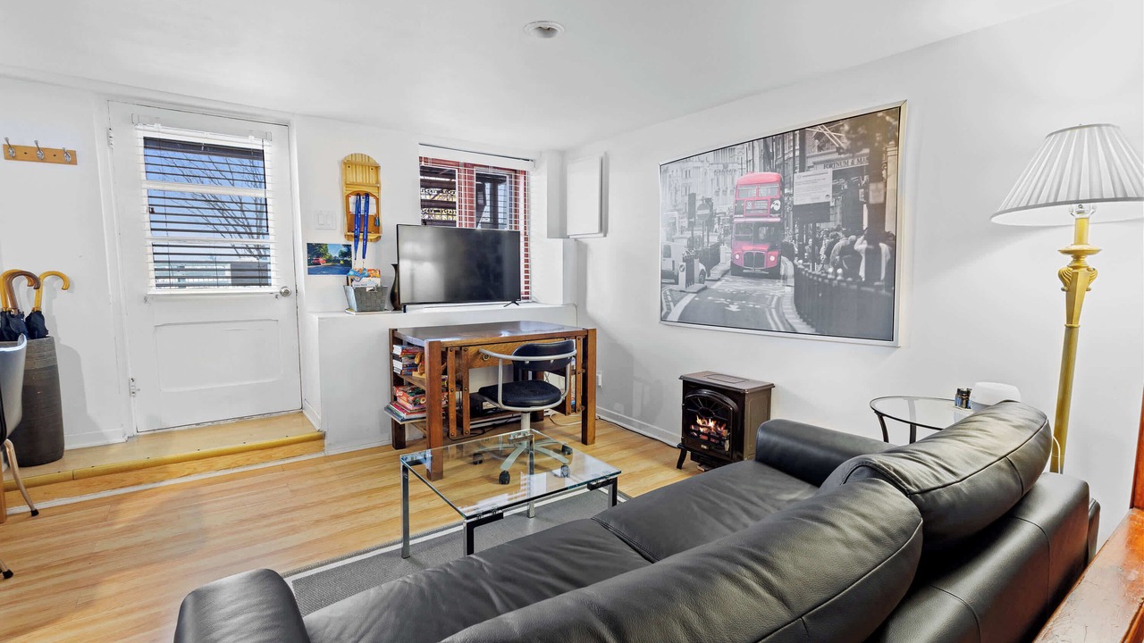 Photo of Livingroom in Desjardins