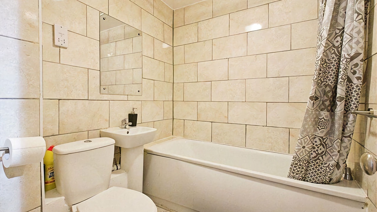 Photo of Bathroom in Thamesmead