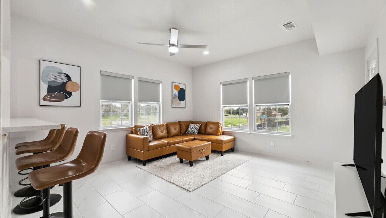 Photo of Livingroom in Foster Heights