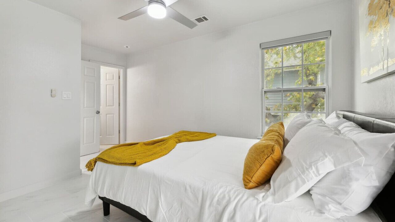 Photo of Bedroom in Foster Heights