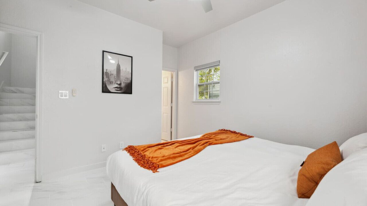 Photo of Bedroom in Foster Heights