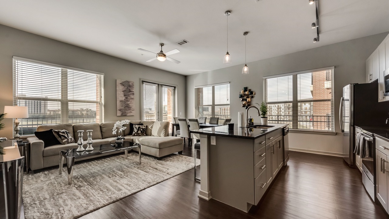 Photo of Livingroom in Las Colinas