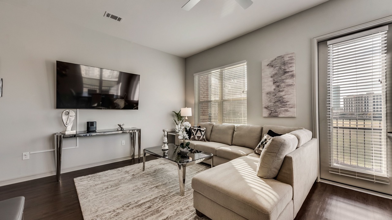 Photo of Livingroom in Las Colinas