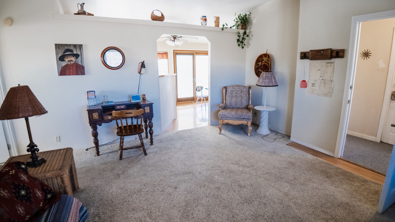 Photo of Livingroom in Beatty