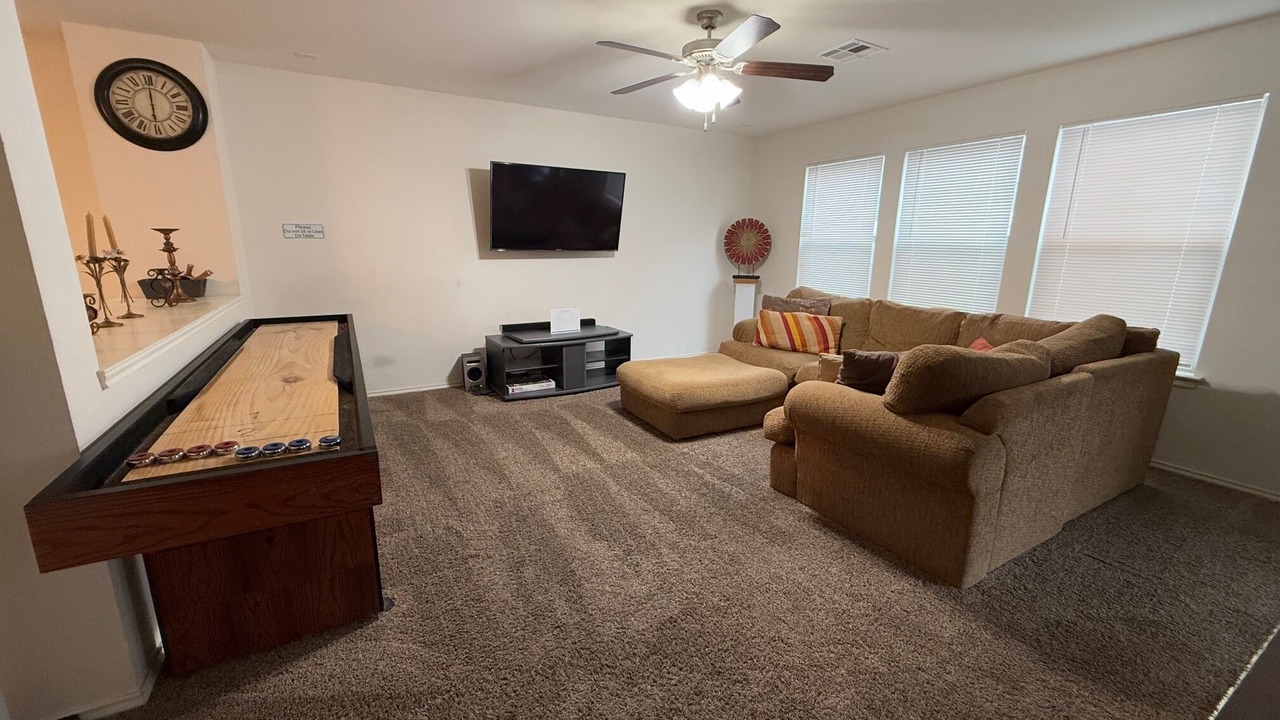 Photo of Livingroom in Pflugerville