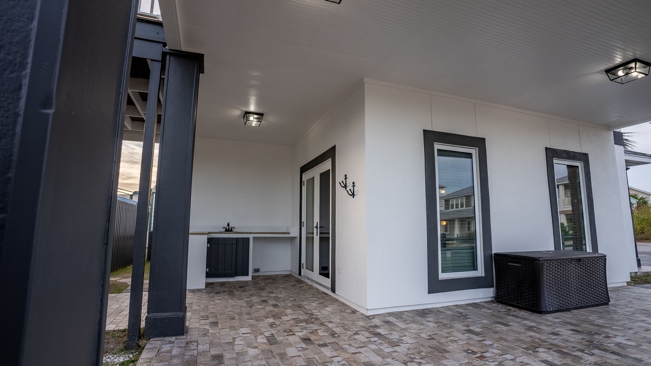 Photo of Patio Balcony in Kiska Beach